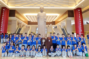 巡礼中台世界博物馆,同学们领受佛法艺术化的感动