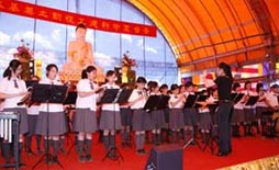 普台中小學節奏樂隊於動土大典前表演